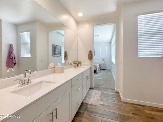 8327 E PETUNIA Avenue, Mesa, AZ 85212