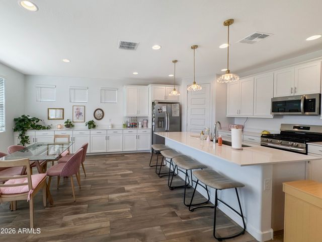 8327 E PETUNIA Avenue, Mesa, AZ 85212