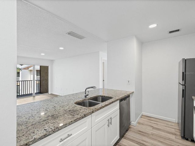 9940 7TH WAY N 204, St Petersburg, FL 33702