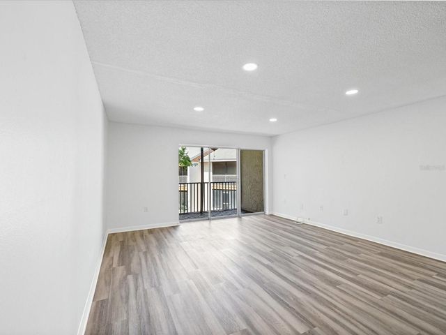 9940 7TH WAY N 204, St Petersburg, FL 33702