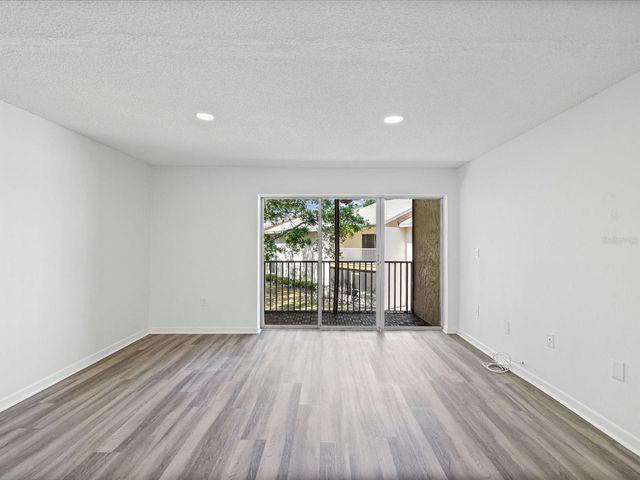 9940 7TH WAY N 204, St Petersburg, FL 33702