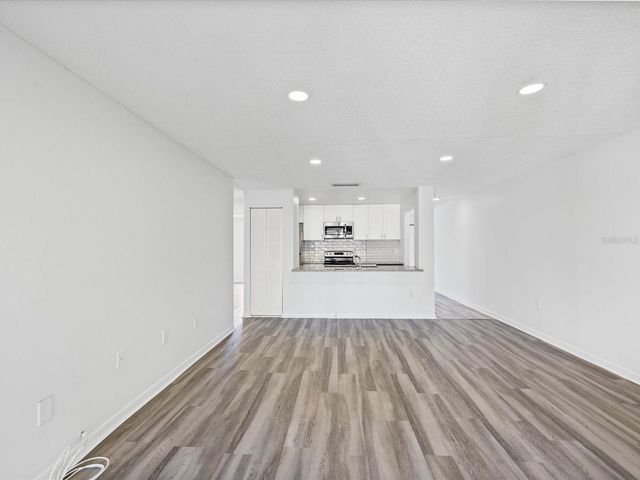 9940 7TH WAY N 204, St Petersburg, FL 33702