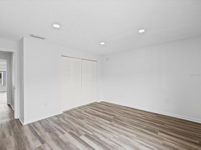 9940 7TH WAY N 204, St Petersburg, FL 33702