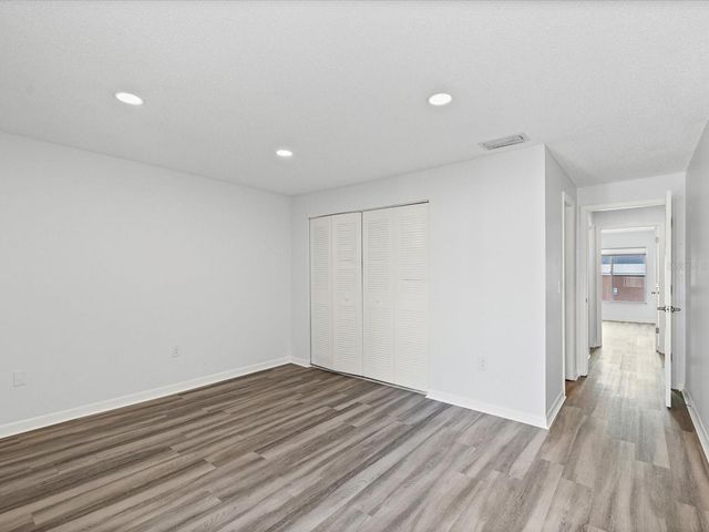 9940 7TH WAY N 204, St Petersburg, FL 33702