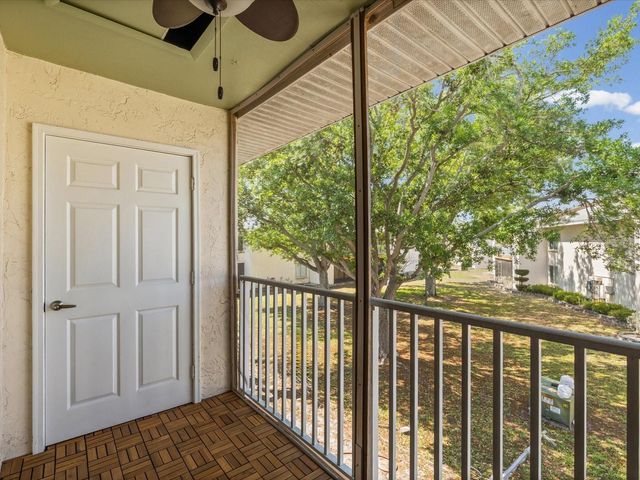 9940 7TH WAY N 204, St Petersburg, FL 33702