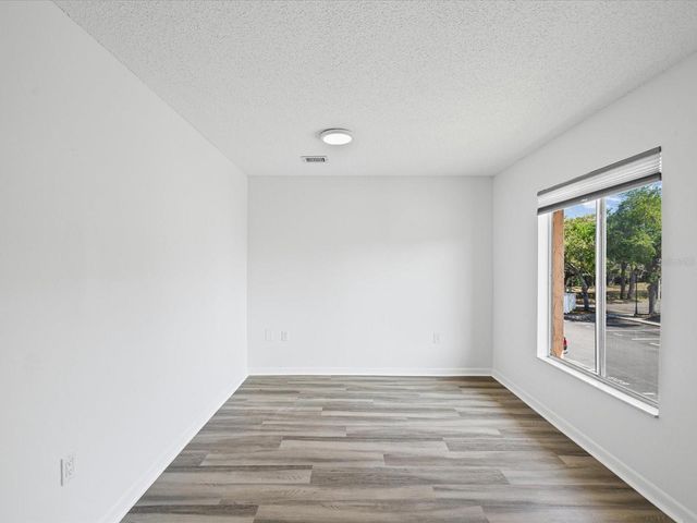 9940 7TH WAY N 204, St Petersburg, FL 33702