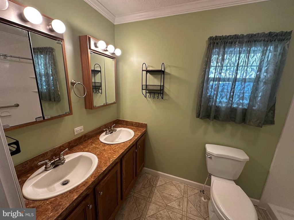 38 RAINBOW CIR, Elizabethtown, PA 17022