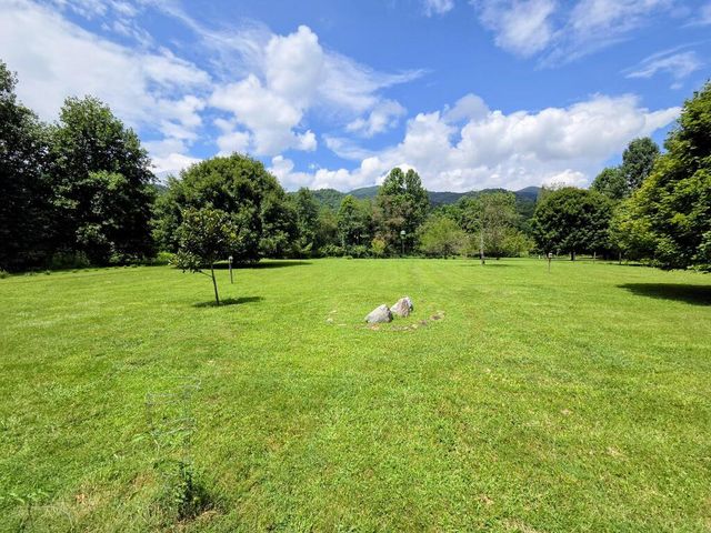 201 Ama Lane, Hayesville, NC 28904