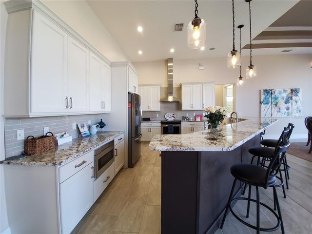 185 COLONY POINT DR., Punta Gorda, FL 33950