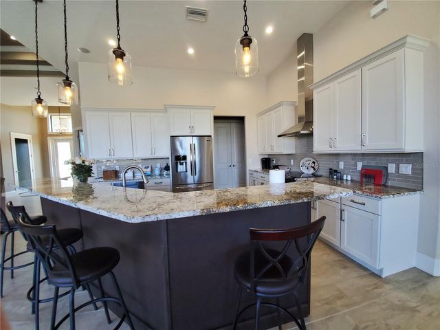 185 COLONY POINT DR., Punta Gorda, FL 33950