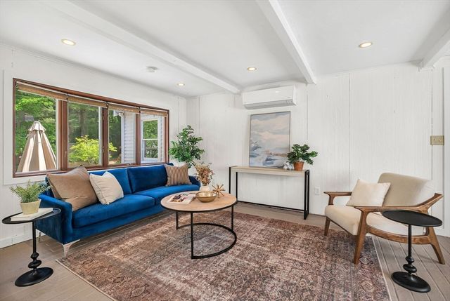 9 Stonebridge Rd, Wayland, MA 01778