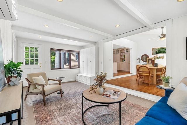 9 Stonebridge Rd, Wayland, MA 01778