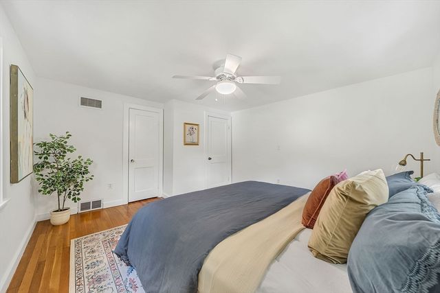 9 Stonebridge Rd, Wayland, MA 01778