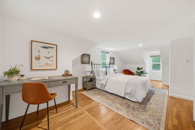 9 Stonebridge Rd, Wayland, MA 01778