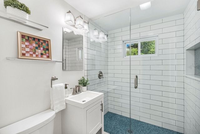 9 Stonebridge Rd, Wayland, MA 01778