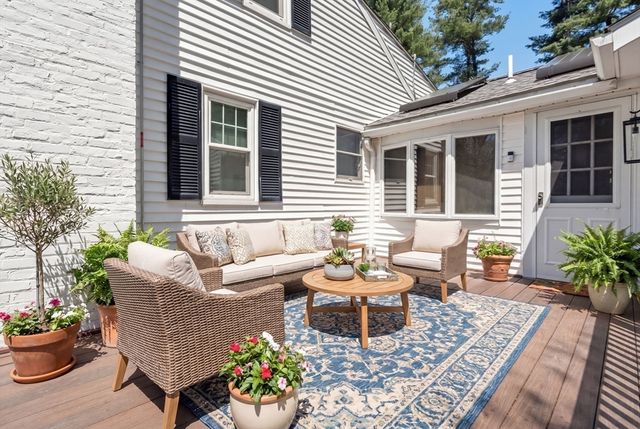 9 Stonebridge Rd, Wayland, MA 01778