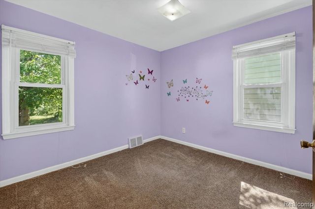 33953 Glover Street, Wayne, MI 48184
