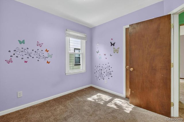 33953 Glover Street, Wayne, MI 48184