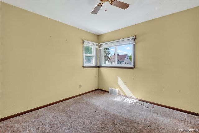 33953 Glover Street, Wayne, MI 48184
