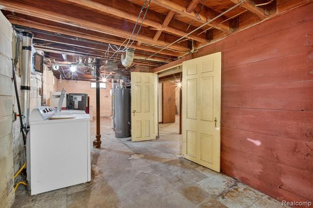 33953 Glover Street, Wayne, MI 48184