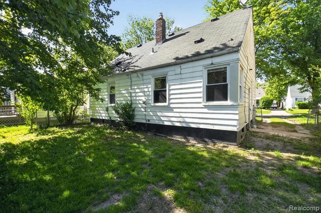 33953 Glover Street, Wayne, MI 48184