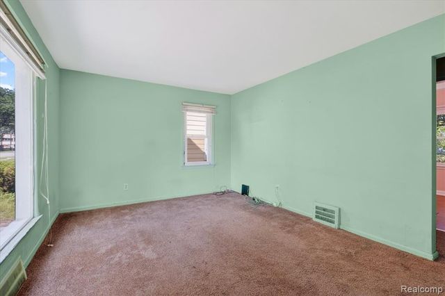 33953 Glover Street, Wayne, MI 48184