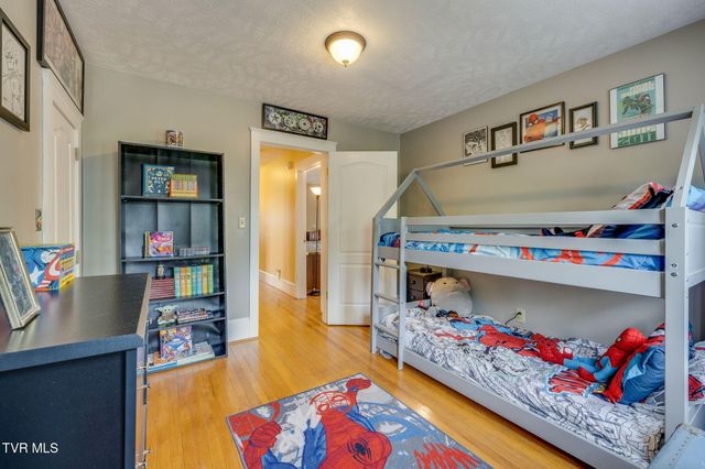 812 West Maple Street, Johnson City, TN 37604