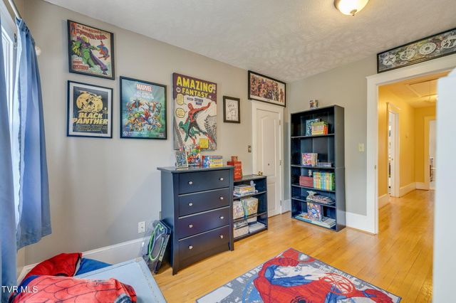 812 West Maple Street, Johnson City, TN 37604