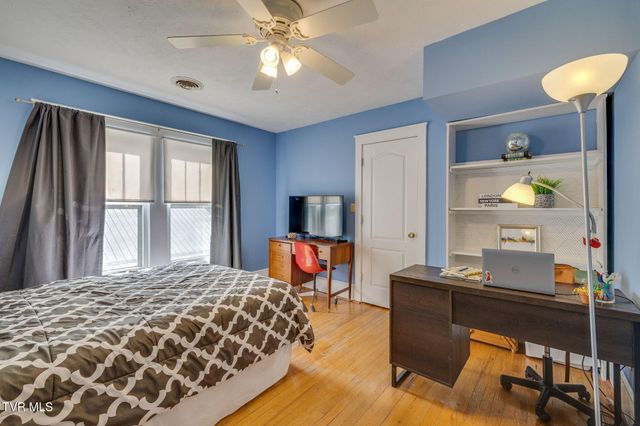 812 West Maple Street, Johnson City, TN 37604