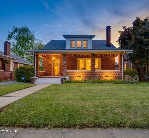 812 West Maple Street, Johnson City, TN 37604