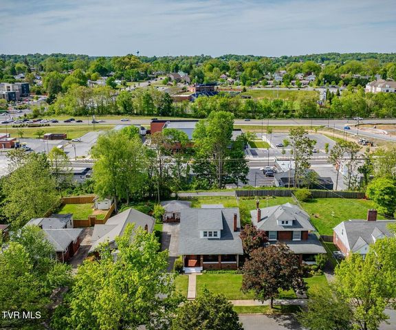 812 West Maple Street, Johnson City, TN 37604