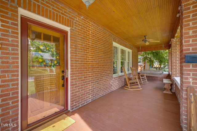 812 West Maple Street, Johnson City, TN 37604