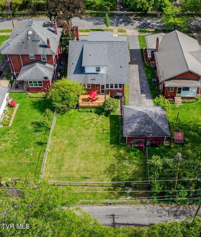 812 West Maple Street, Johnson City, TN 37604