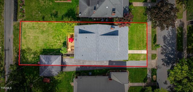 812 West Maple Street, Johnson City, TN 37604