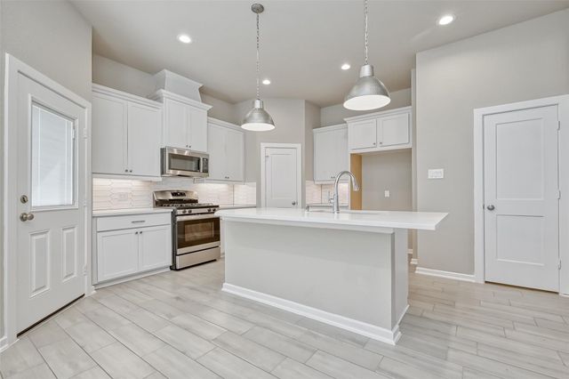 548 Long Leaf Pine, Montgomery, TX 77316