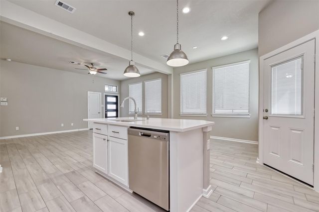 548 Long Leaf Pine, Montgomery, TX 77316