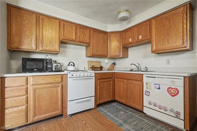 9040 Cambridge Drive, Northfield, OH 44067