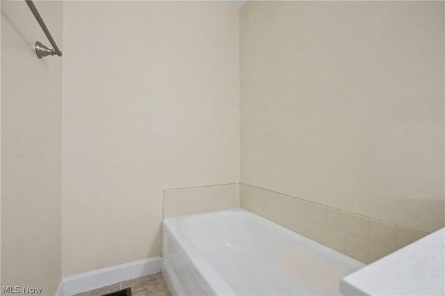 9040 Cambridge Drive, Northfield, OH 44067