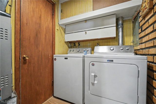 9040 Cambridge Drive, Northfield, OH 44067