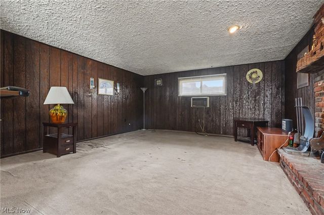 9040 Cambridge Drive, Northfield, OH 44067