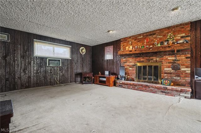 9040 Cambridge Drive, Northfield, OH 44067