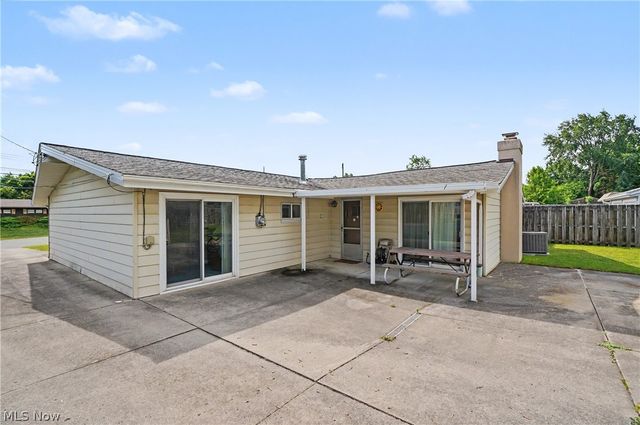 9040 Cambridge Drive, Northfield, OH 44067