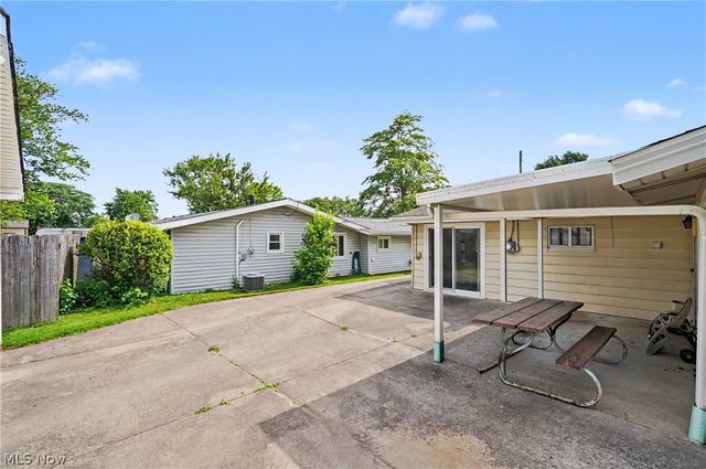 9040 Cambridge Drive, Northfield, OH 44067