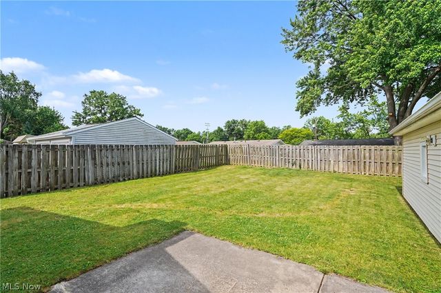 9040 Cambridge Drive, Northfield, OH 44067