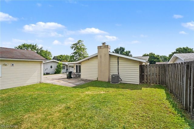 9040 Cambridge Drive, Northfield, OH 44067