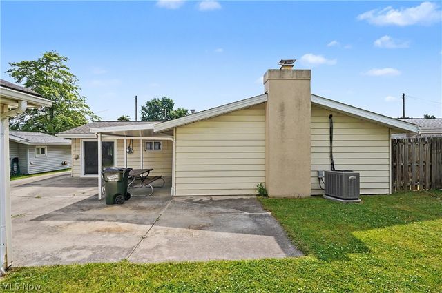 9040 Cambridge Drive, Northfield, OH 44067