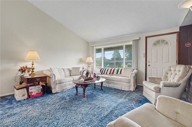 9040 Cambridge Drive, Northfield, OH 44067