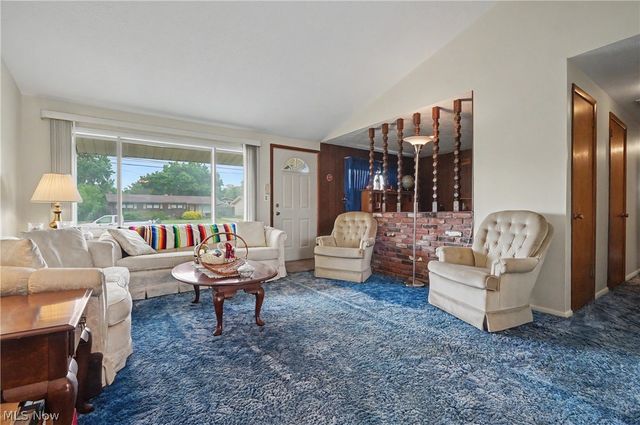 9040 Cambridge Drive, Northfield, OH 44067