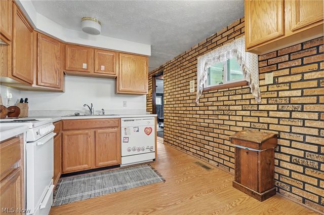 9040 Cambridge Drive, Northfield, OH 44067