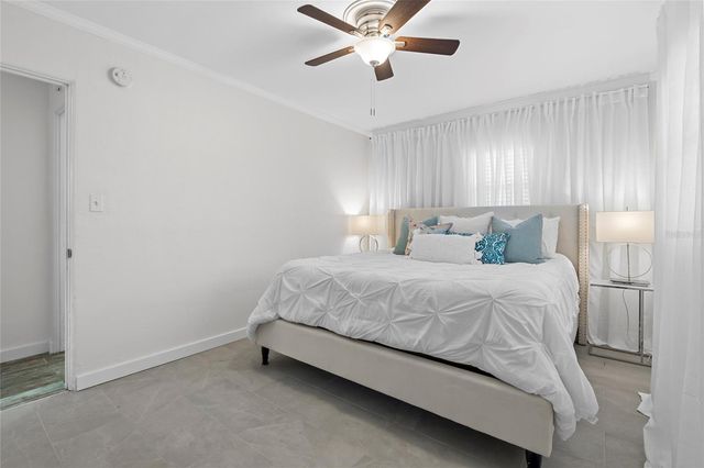 326 50TH AVENUE N, St Petersburg, FL 33703